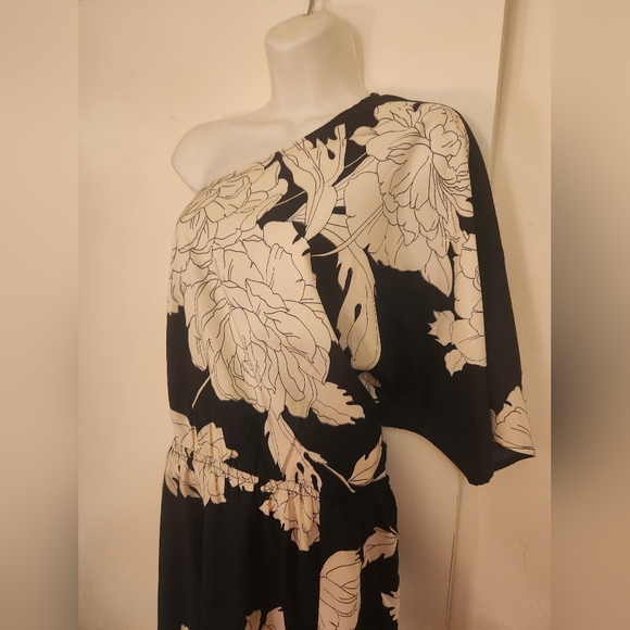 Baltic Born Halston Navy Cream Floral One Shoulder Maxi Dress SzLarge NWT - Picture 9 of 15